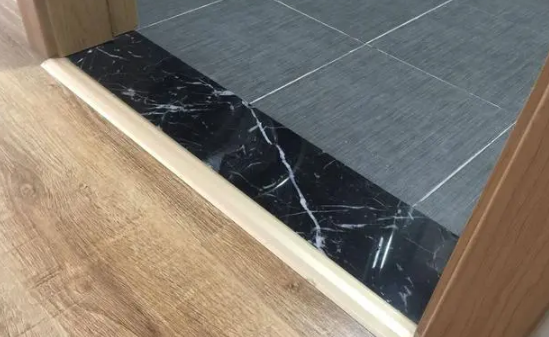 过门石下一定要放红布和硬币吗3