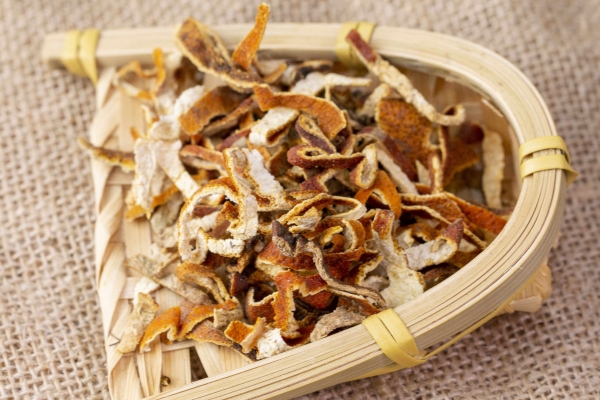 橙子皮的功效与作用、禁忌和食用方法